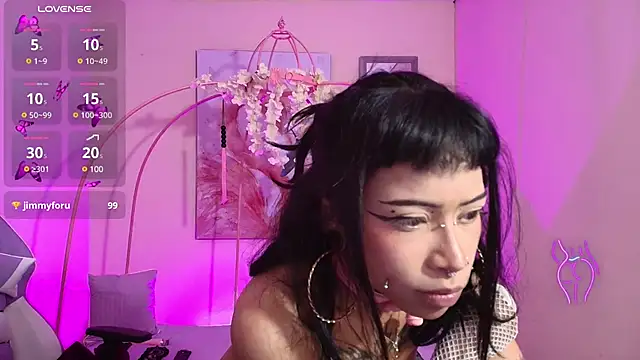 Snapshot of Violetta_Suky chatting on February 27, 2025, 4:43 pm Violetta Suky online show from February 27, 2025, 4:43 pm