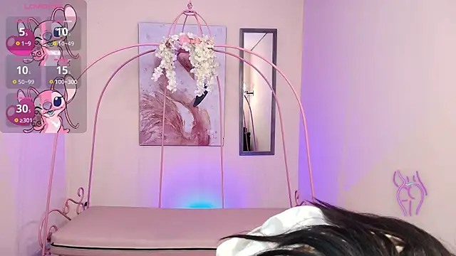 Snapshot of Violetta_Suky chatting on March 19, 2025, 1:51 pm Violetta Suky online show from March 19, 2025, 1:51 pm