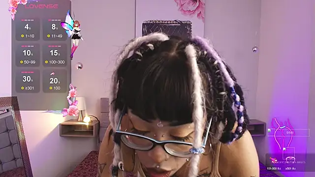 Snapshot of Violetta_Suky chatting on October 1, 2025, 3:29 pm Violetta Suky online show from October 1, 2025, 3:29 pm