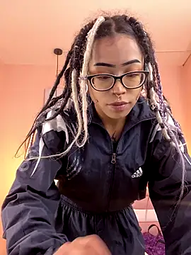 Snapshot of Violetta_Suky chatting on October 8, 2025, 1:09 pm Violetta Suky online show from October 8, 2025, 1:09 pm