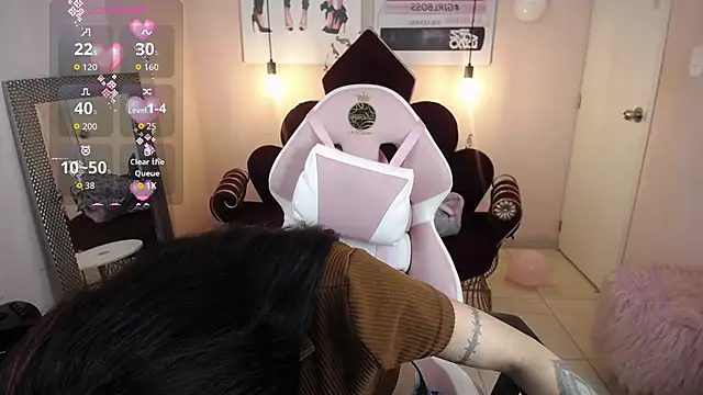 Snapshot of Violetta_Suky chatting on November 18, 2025, 2:32 pm Violetta Suky online show from November 18, 2025, 2:32 pm