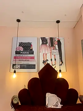 Snapshot of Violetta_Suky chatting on December 5, 2025, 1:20 pm Violetta Suky online show from December 5, 2025, 1:20 pm