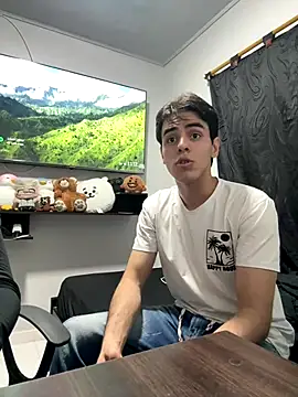 Alex and Fabian online show from December 14, 2025, 4:18 am