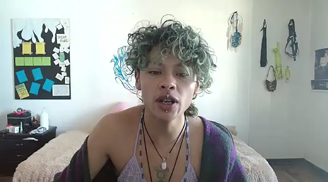 Snapshot of fenixmfx19 chatting on January 7, 2025, 3:02 pm fenixmfx19 online show from January 7, 2025, 3:02 pm