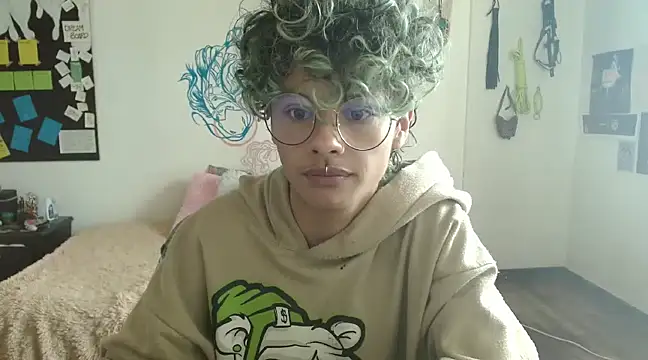 Snapshot of fenixmfx19 chatting on January 13, 2025, 7:10 pm fenixmfx19 online show from January 13, 2025, 7:10 pm