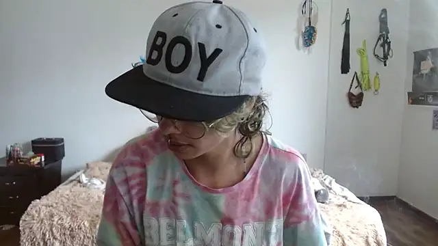 Snapshot of fenixmfx19 chatting on February 21, 2025, 6:04 pm fenixmfx19 online show from February 21, 2025, 6:04 pm