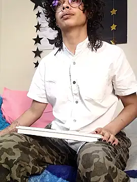 Snapshot of fenixmfx19 chatting on February 10, 2026, 11:31 pm fenixmfx19 online show from February 10, 2026, 11:31 pm