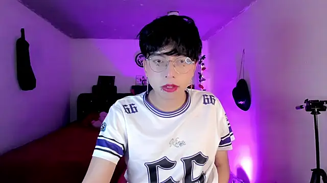 Snapshot of AnggelONfiree chatting on January 18, 2026, 4:05 am AnggelONfiree online show from January 18, 2026, 4:05 am