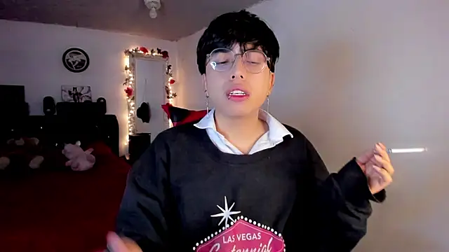 Snapshot of AnggelONfiree chatting on February 3, 2026, 12:53 am AnggelONfiree online show from February 3, 2026, 12:53 am