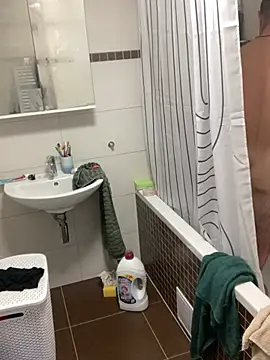 Snapshot of Zbochunec chatting on March 20, 2025, 9:13 pm Zbochunec online show from March 20, 2025, 9:13 pm