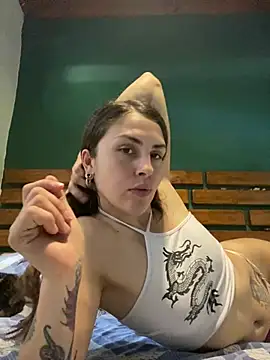 Snapshot of isadelasestrellas chatting on February 3, 2026, 3:28 pm isadelasestrellas online show from February 3, 2026, 3:28 pm