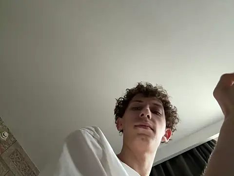 Snapshot of oypo chatting on February 14, 2025, 11:42 am oypo online show from February 14, 2025, 11:42 am