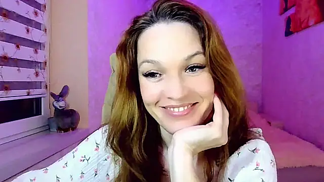 impossibleluna online show from May 19, 2026, 7:53 pm