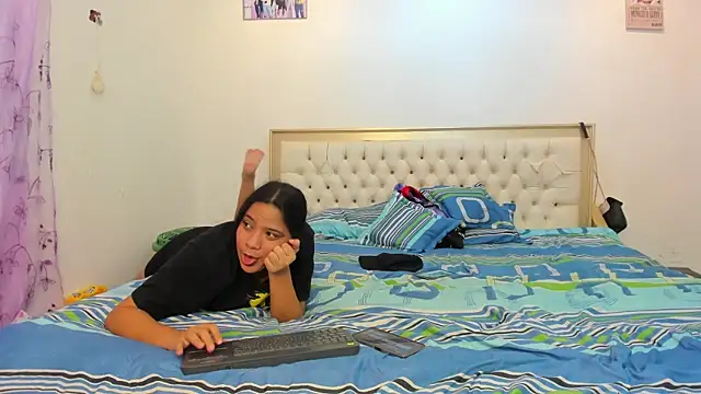 Snapshot of fenixonfire_ chatting on February 11, 2025, 9:35 pm fenixonfire online show from February 11, 2025, 9:35 pm