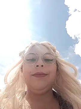 madelaine- online show from March 14, 2026, 6:35 pm