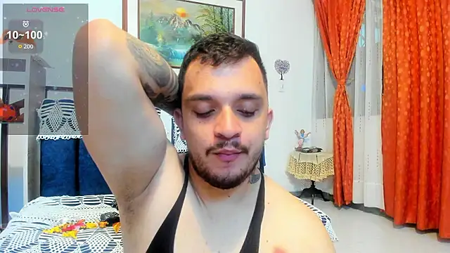 Snapshot of tony_landri chatting on February 18, 2026, 2:29 am tony landri online show from February 18, 2026, 2:29 am