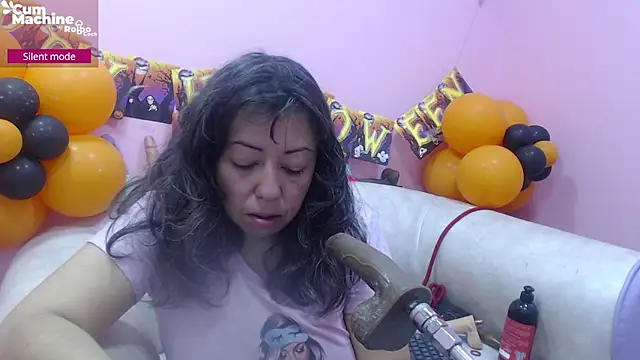 Snapshot of Drool_Sucker chatting on October 29, 2025, 12:29 pm Drool Sucker online show from October 29, 2025, 12:29 pm