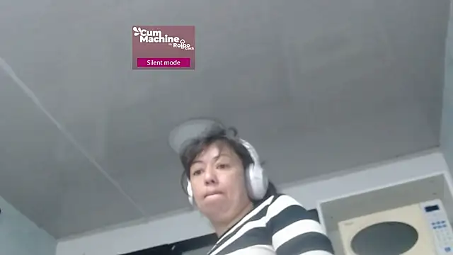 Snapshot of Drool_Sucker chatting on April 9, 2026, 12:32 pm Drool Sucker online show from April 9, 2026, 12:32 pm