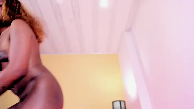 Snapshot of HellenHylls chatting on December 11, 2024, 12:02 am HellenHylls online show from December 11, 2024, 12:02 am