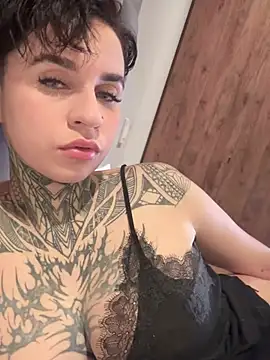 AliceShazaham  online show from June 26, 2026, 7:46 am
