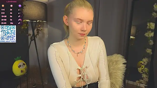 Snapshot of DaisyElmers chatting on January 21, 2025, 2:11 am DaisyElmers online show from January 21, 2025, 2:11 am
