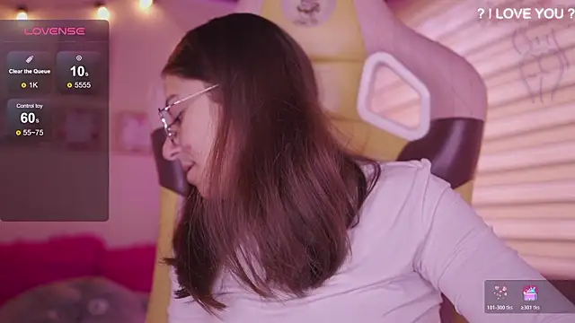 Snapshot of milly_kenner chatting on February 16, 2026, 5:53 pm milly kenner online show from February 16, 2026, 5:53 pm