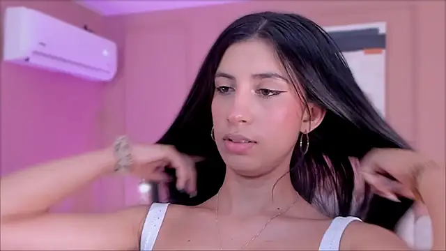 Snapshot of zia_cooper chatting on February 4, 2026, 6:47 pm zia cooper online show from February 4, 2026, 6:47 pm