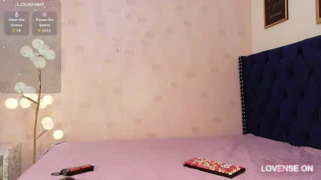 Snapshot of littleebonymommy chatting on March 24, 2026, 2:38 am littleebonymommy online show from March 24, 2026, 2:38 am