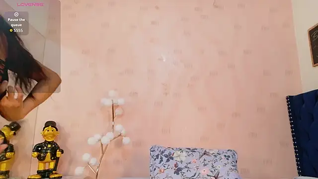 Snapshot of littleebonymommy chatting on March 27, 2026, 8:08 pm littleebonymommy online show from March 27, 2026, 8:08 pm
