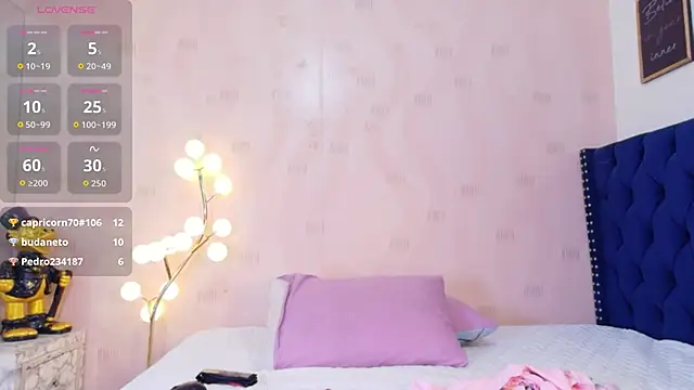 Snapshot of littleebonymommy chatting on May 10, 2026, 8:03 pm littleebonymommy online show from May 10, 2026, 8:03 pm