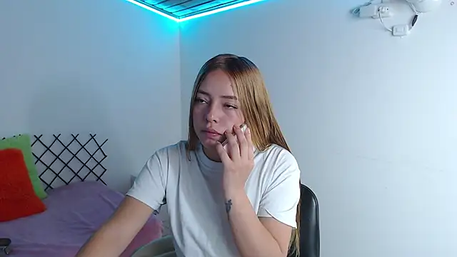 karla charloby online show from September 23, 2025, 1:14 pm