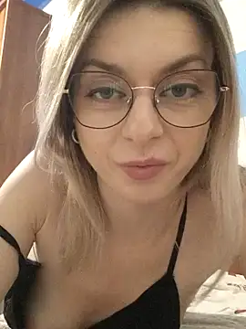 Snapshot of Butterfly_Lily chatting on January 3, 2025, 1:14 pm Butterfly Lily online show from January 3, 2025, 1:14 pm