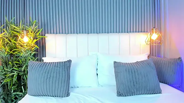 LinaGlam online show from October 21, 2025, 10:32 pm