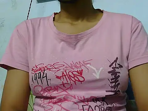 Snapshot of Thimiralagi chatting on February 6, 2026, 1:43 am Thimiralagi online show from February 6, 2026, 1:43 am