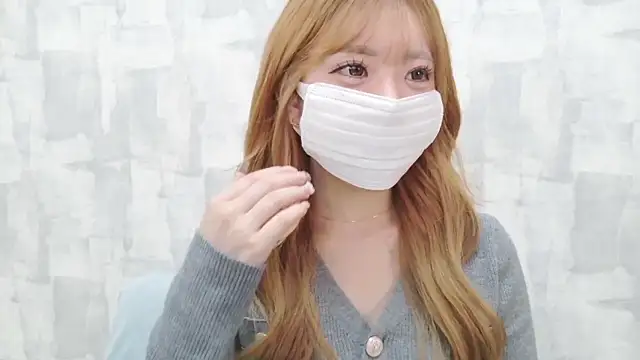 Snapshot of LOVE_MOMO_LOVE chatting on March 25, 2026, 11:49 am LOVE MOMO LOVE online show from March 25, 2026, 11:49 am