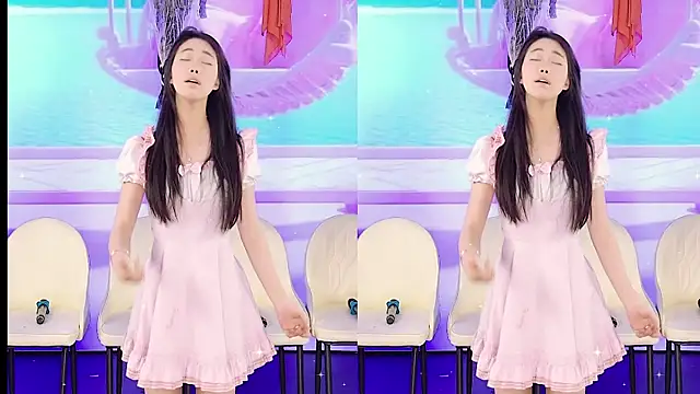 Snapshot of YIYI_XIXI_18 chatting on February 13, 2025, 7:24 am YIYI XIXI 18 online show from February 13, 2025, 7:24 am