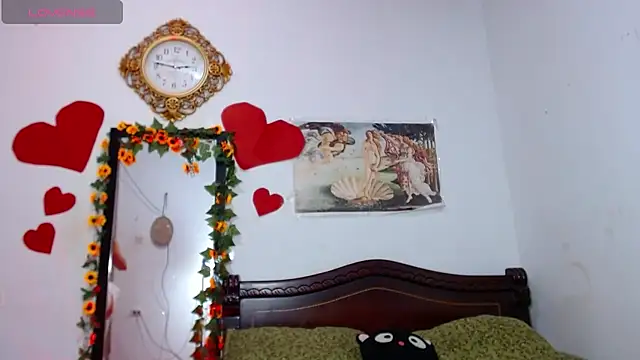 MeganCrouch online show from November 13, 2025, 7:13 pm