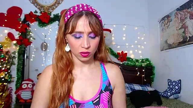 Snapshot of MeganCrouch chatting on December 21, 2025, 1:13 am MeganCrouch online show from December 21, 2025, 1:13 am