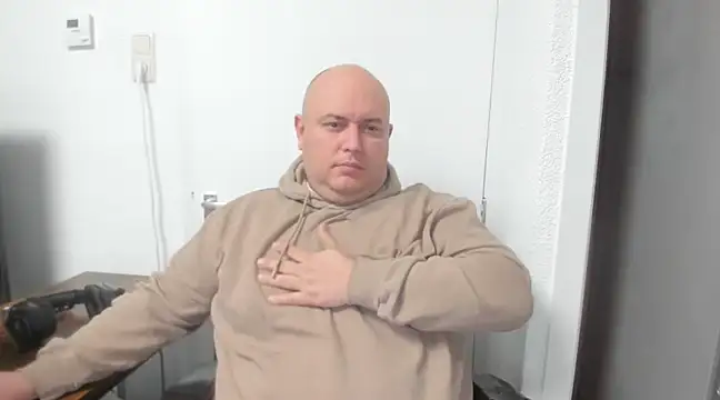 BigromeoXX online show from February 14, 2025, 7:02 pm