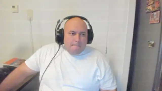 BigromeoXX online show from October 28, 2025, 6:32 pm