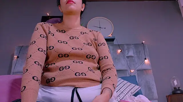 DulceAurora   online show from October 14, 2025, 2:45 am