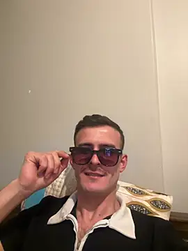 eddy355 online show from December 18, 2025, 6:47 pm