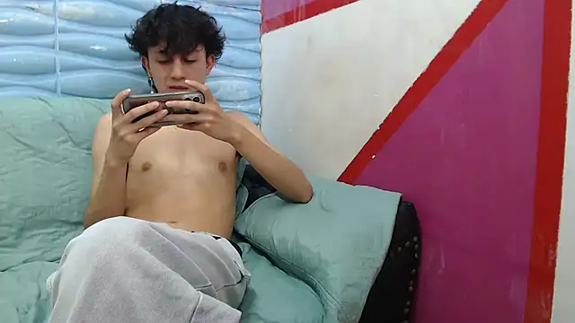 Snapshot of Felipe_Browns chatting on December 16, 2024, 4:49 pm Felipe Browns online show from December 16, 2024, 4:49 pm