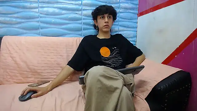 Snapshot of Felipe_Browns chatting on February 6, 2025, 1:32 pm Felipe Browns online show from February 6, 2025, 1:32 pm