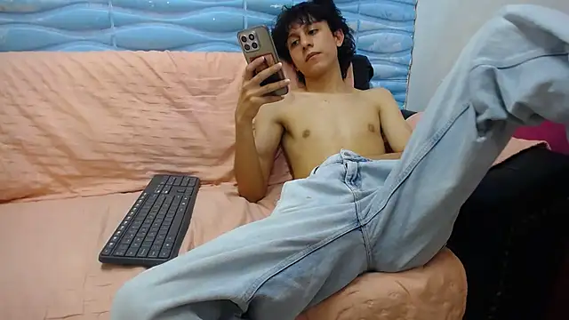 Snapshot of Felipe_Browns chatting on February 11, 2025, 4:35 pm Felipe Browns online show from February 11, 2025, 4:35 pm