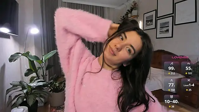 Snapshot of NicoleLuv chatting on December 22, 2025, 4:04 pm NicoleLuv online show from December 22, 2025, 4:04 pm