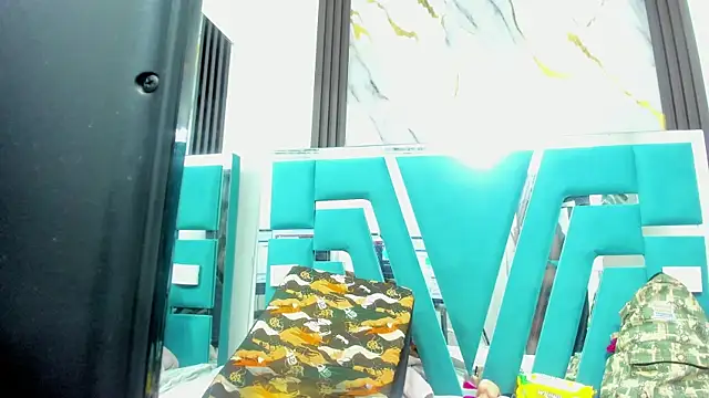 mia alvares online show from September 10, 2025, 11:43 am