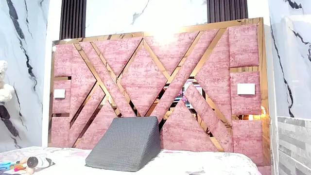 mia alvares online show from November 28, 2025, 11:46 am