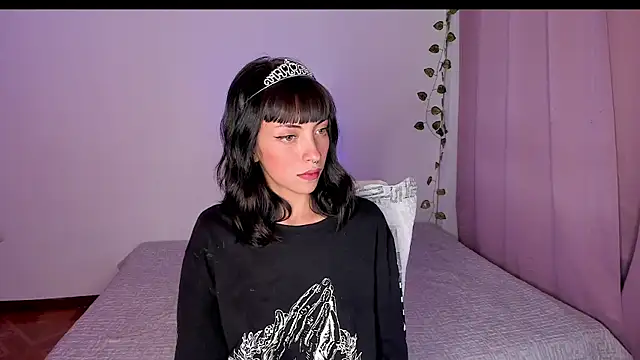 Snapshot of MiaGoth_ chatting on January 25, 2025, 4:13 am MiaGoth online show from January 25, 2025, 4:13 am