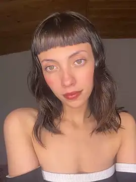 Snapshot of MiaGoth_ chatting on March 2, 2025, 1:58 am MiaGoth online show from March 2, 2025, 1:58 am